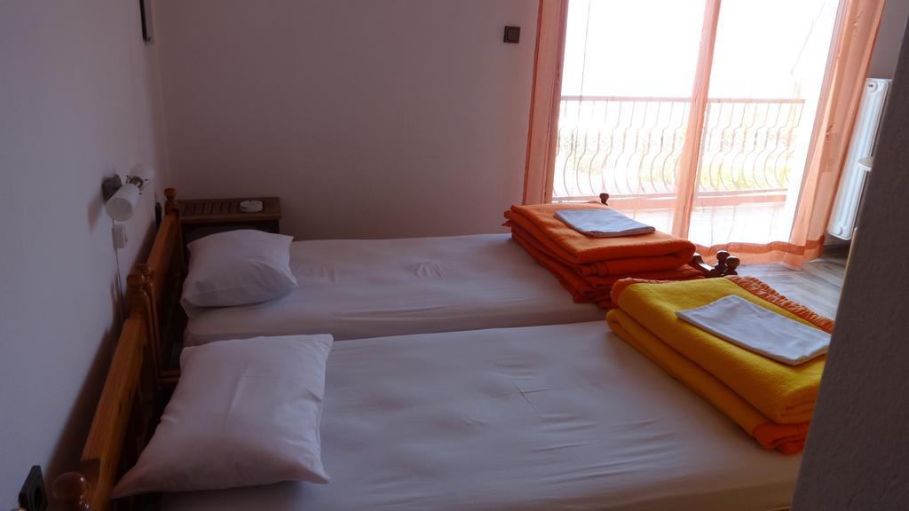 Paradies Ano Polidhendrion Room photo